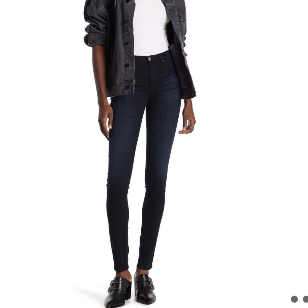NEW • AG Jeans • The Middi Skinny Jegging Jean